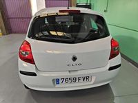 Usado Renault Clio II Authentique 86 CV (63 kW) 2007 Blanco Utilitario