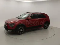 Usado Kia Niro 139 CV (102 kW) 2025 Rojo SUV