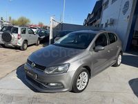 Usado VW Polo Advance 90 CV (66 kW) 2015 Gris / plata Berlina