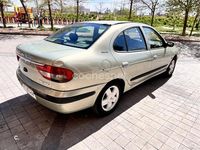 Usado Renault Mégane II 110 CV (80 kW) 2003 Verde Berlina