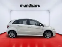 Usado Mercedes A180 109 CV (80 kW) 2011 Blanco Utilitario