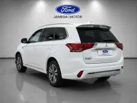 Usado Mitsubishi Outlander P-HEV 224 CV (164 kW) 2021 Blanco SUV