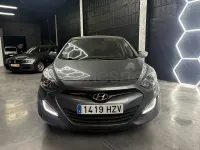 Usado Hyundai i30 110 CV (80 kW) 2015 Gris / plata Berlina