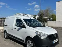 Usado Dacia Dokker Essentiel 102 CV (75 kW) 2019 Blanco Monovolumen