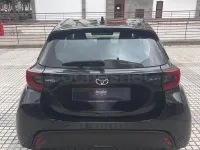 Usado Toyota Yaris Hybrid Active 116 CV (85 kW) 2024 Negro Berlina