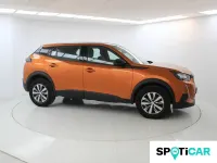 Usado Peugeot 2008 Active 100 CV (73 kW) 2023 Naranja SUV