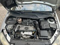 Usado Peugeot 206 75 CV (55 kW) 2002 Gris / plata Berlina