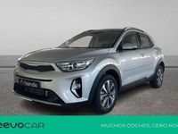 Usado Kia Stonic 100 CV (73 kW) 2025 Plateado SUV