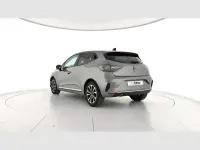 Käytetty Renault Clio V Techno 91 HP (66 kW) 2025 Harmaa Sedan