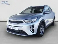 Usado Kia Stonic 100 CV (73 kW) 2025 Gris SUV
