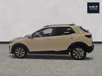Usado Kia Stonic 84 CV (61 kW) 2022 Blanco SUV