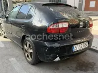 Usado Seat Leon Stella 105 CV (77 kW) 2004 Negro Utilitario
