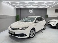 Usado Toyota Auris Hybrid Active 136 CV (100 kW) 2017 Blanco Berlina