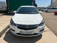 Usado Opel Astra Dynamic 160 CV (117 kW) 2017 Blanco Utilitario