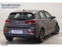 Usado Hyundai i30 110 CV (80 kW) 2022 Marrón Berlina