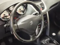 Usado Peugeot 207 Premium 120 CV (88 kW) 2008 Rojo Berlina