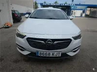Usado Opel Insignia Selective 136 CV (100 kW) 2018 Blanco Familiar