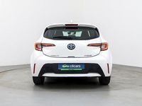 Usado Toyota Corolla Active 122 CV (89 kW) 2021 Blanco Berlina