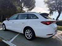 Usado Seat Leon Style 115 CV (84 kW) 2022 Blanco Familiar