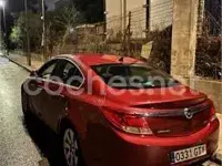 Usado Opel Insignia Cosmo 130 CV (95 kW) 2010 Rojo Berlina