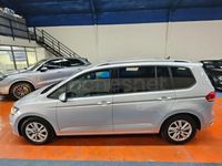 Usado VW Touran Business 122 CV (89 kW) 2021 Gris / plata Monovolumen