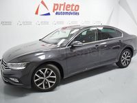 Usado VW Passat Executive 150 CV (110 kW) 2021 Gris / plata Berlina