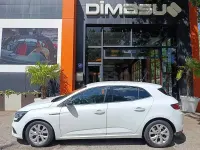 Usado Renault Mégane LIMITED 115 CV (84 kW) 2019 Blanco Berlina