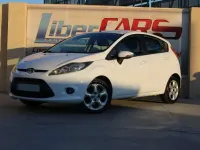 Usado Ford Fiesta Ghia 90 CV (66 kW) 2010 Blanco Utilitario