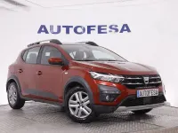 Usado Dacia Sandero Comfort 100 CV (73 kW) 2021 Granate