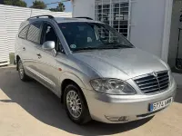 Usado SsangYong Rodius 165 CV (121 kW) 2012 Gris / plata Monovolumen