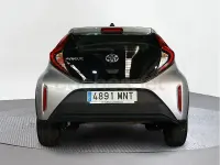 Usado Toyota Aygo X Play 72 CV (52 kW) 2024 Gris / plata SUV