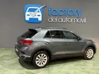 Usado VW T-Roc Advance 115 CV (84 kW) 2021 Gris / plata SUV