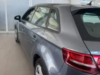Usado Audi A3 116 CV (85 kW) 2019 Gris / plata Berlina