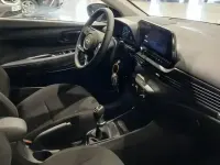 Usado Hyundai i20 100 CV (73 kW) 2024 Gris / plata Utilitario