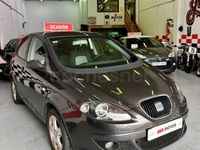 Usado Seat Altea Reference 105 CV (77 kW) 2006 Gris / plata Monovolumen