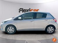 Usado Toyota Yaris Hybrid Active 100 CV (73 kW) 2019 Gris