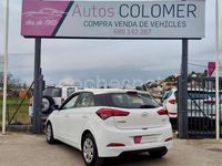 Usado Hyundai i20 90 CV (66 kW) 2015 Blanco Berlina
