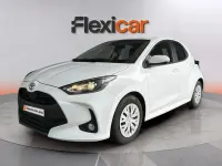 Usado Toyota Yaris Comfort 72 CV (52 kW) 2023 Blanco Utilitario