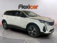 Usado Peugeot 5008 Allure 136 CV (100 kW) 2024 Blanco SUV