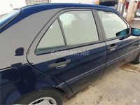 Usado Mercedes C180 Classic 122 CV (89 kW) 1999 Azul Berlina