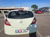 Usado Opel Corsa Essentia 65 CV (47 kW) 2012 Verde Utilitario
