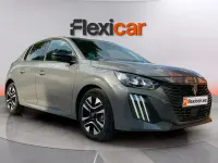 Usado Peugeot 208 Allure 101 CV (74 kW) 2025 Gris Utilitario