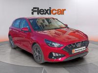 Usado Hyundai i30 120 CV (88 kW) 2022 Rojo Berlina