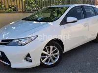 Usado Toyota Auris Active 132 CV (97 kW) 2015 Blanco Berlina