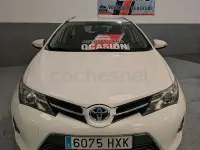 Usado Toyota Auris Hybrid Active 136 CV (100 kW) 2014 Blanco Familiar