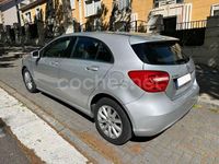 Usado Mercedes A180 Urban 109 CV (80 kW) 2013 Gris / plata Berlina