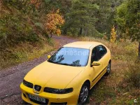 Begagnad Seat Leon Sport 105 HK (77 kW) 2005 Gul Halvkombi