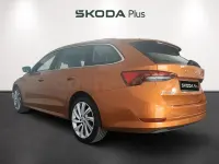 Usado Skoda Octavia Selection 150 CV (110 kW) 2023 Naranja Familiar
