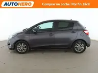 Usado Toyota Yaris Active 100 CV (73 kW) 2017 Gris Utilitario