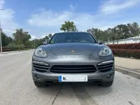 Käytetty Porsche Cayenne 245 HP (180 kW) 2012 Harmaa Katumaasturi